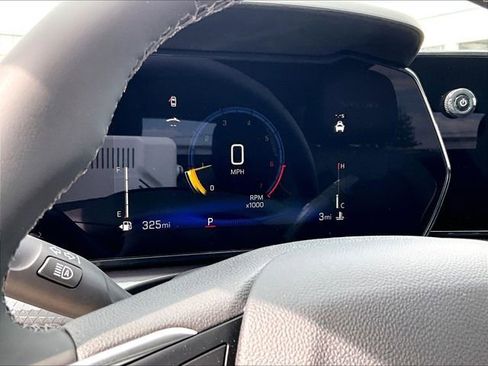 New 2026 Chevrolet Trax ACTIV w/ Sunroof Package FWD image 19