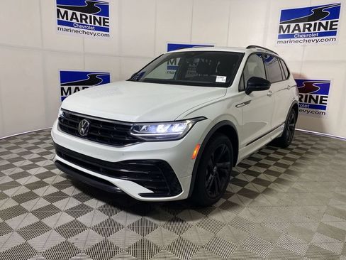 Used 2024 Volkswagen Tiguan SE R-Line FWD image 14