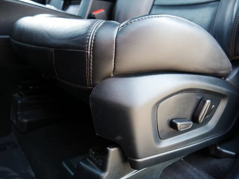 Used 2024 Ford Explorer Platinum w/ Technology Package AWD/4WD image 13