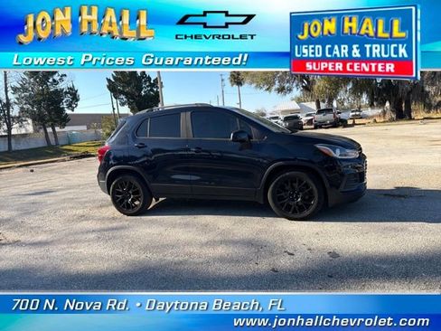 Used 2021 Chevrolet Trax LT w/ Sport Edition image 11