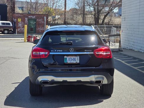 Used 2018 Mercedes-Benz GLA 250 4MATIC image 6
