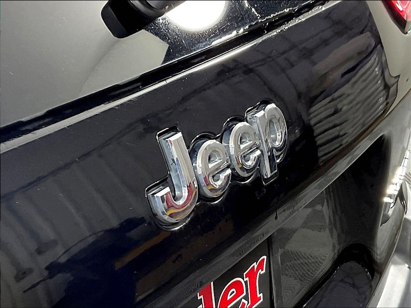 Used 2019 Jeep Cherokee Limited AWD/4WD image 24