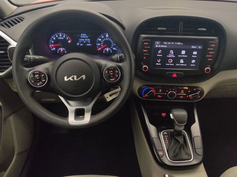 Used 2022 Kia Soul LX image 22
