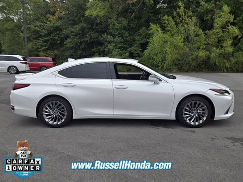 Used 2025 Lexus ES 300h Ultra Luxury FWD image 2