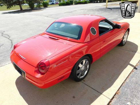 Used 2002 Ford Thunderbird image 3