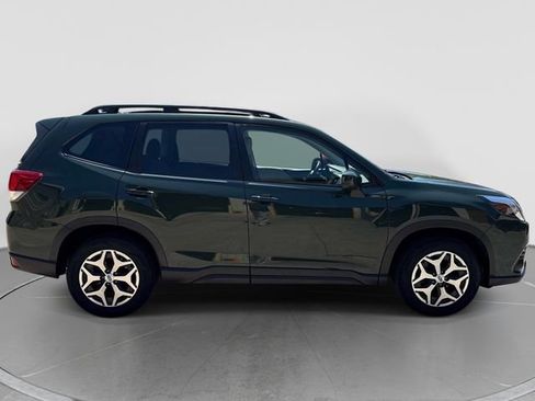 Used 2023 Subaru Forester Premium AWD/4WD image 2