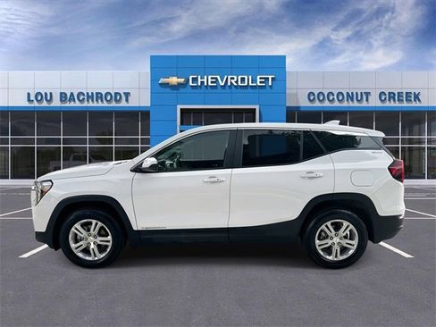 Used 2024 GMC Terrain SLE image 5