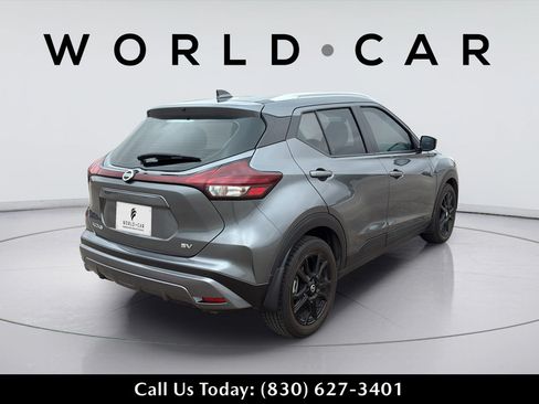 Used 2021 Nissan Kicks SV FWD image 14