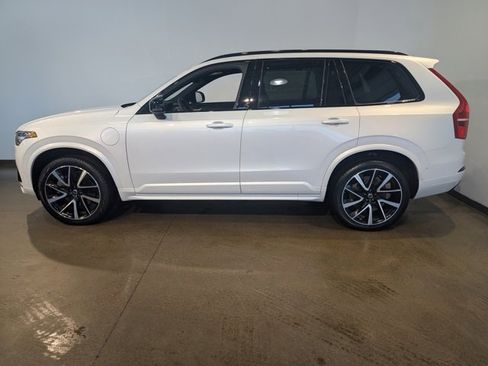 Used 2023 Volvo XC90 T8 Ultimate w/ Lounge Package image 3