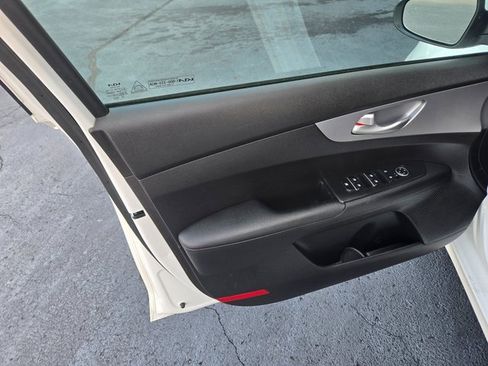 Used 2023 Kia Forte LXS w/ LXS Technology Package image 21