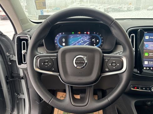 Certified 2025 Volvo XC40 B5 Plus image 23