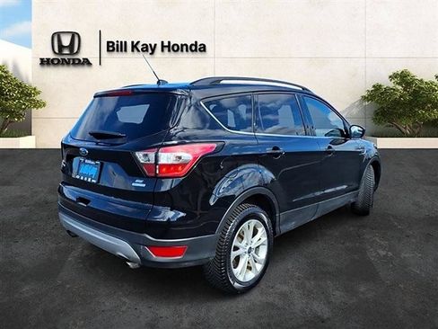 Used 2018 Ford Escape SE FWD image 3