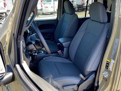 New 2025 Jeep Gladiator Sport image 9