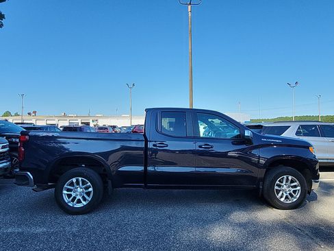Used 2023 Chevrolet Silverado 1500 LT AWD/4WD image 6