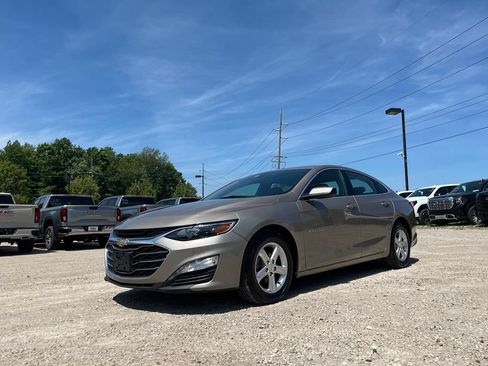 Used 2022 Chevrolet Malibu LT FWD image 2