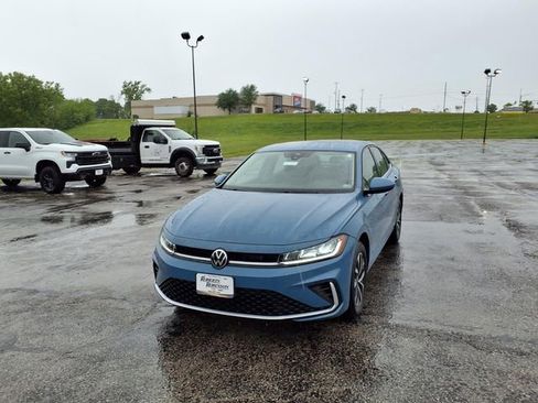 Used 2025 Volkswagen Jetta S FWD image 43