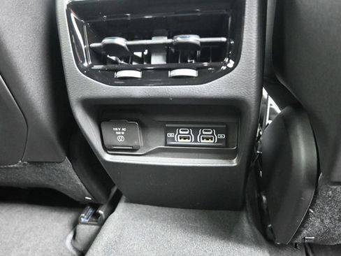 Used 2025 Jeep Grand Cherokee Laredo X w/ Luxury Tech Group I AWD/4WD image 11