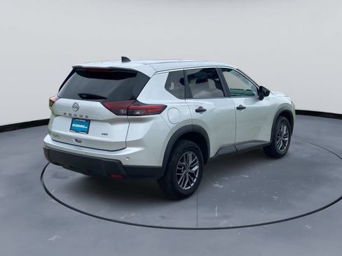 Used 2024 Nissan Rogue S AWD/4WD image 5