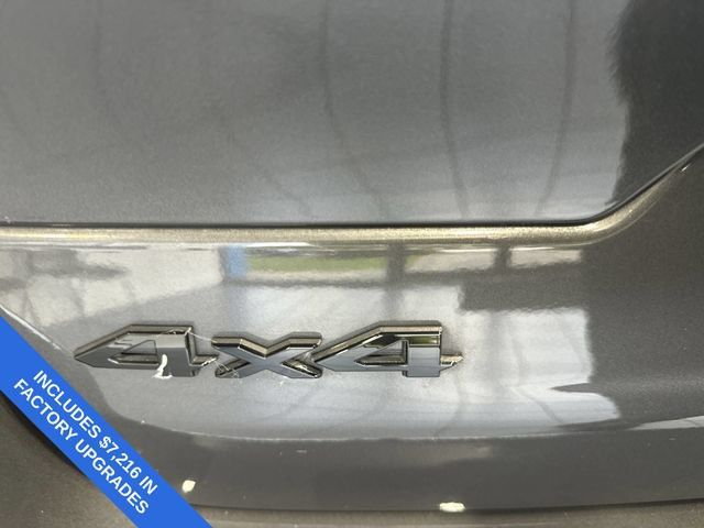 Used 2023 Jeep Grand Cherokee Limited w/ Luxury Tech Group II AWD/4WD image 14