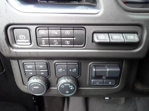Used 2024 Chevrolet Tahoe Premier w/ Premium Package AWD/4WD image 26