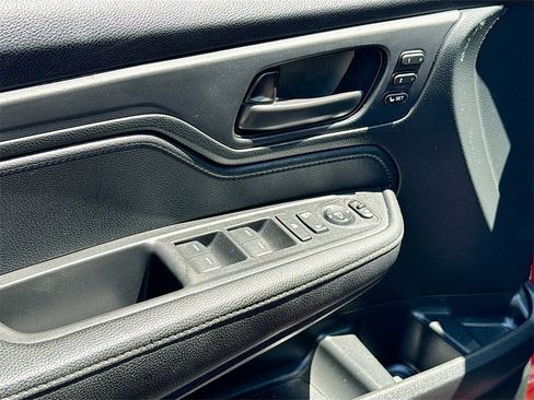 Used 2023 Honda Odyssey Sport image 17