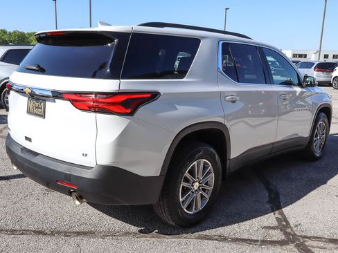 Used 2023 Chevrolet Traverse LT FWD image 4