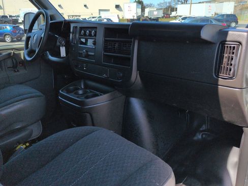 Used 2024 GMC Savana 2500 w/ Driver Convenience Package RWD image 25