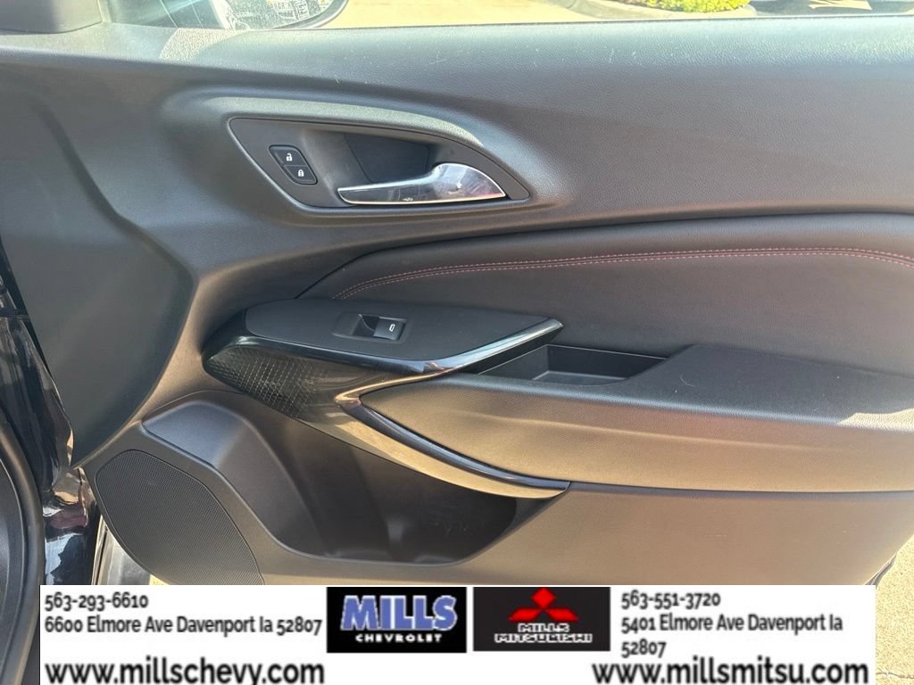 Used 2025 Chevrolet Trax RS w/ Driver Confidence Package FWD image 24