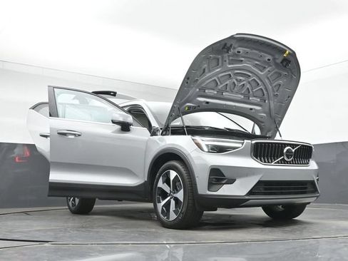 Used 2024 Volvo XC40 B5 Plus w/ Protection Package Premier AWD/4WD image 50