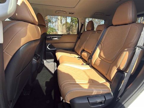 New 2026 INFINITI QX80 Luxe image 11