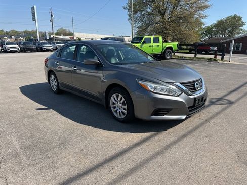 Used 2016 Nissan Altima 2.5 S w/ Power Driver Seat Package image 2