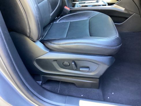 Used 2022 Ford Explorer Limited w/ Equipment Group 301A image 32