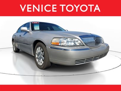 Used 2011 Lincoln Town Car Signature Limited