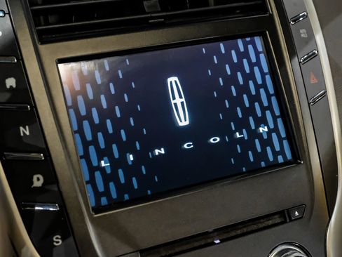 Used 2017 Lincoln MKC Select w/ Select Plus Package FWD image 28