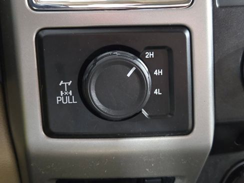 Used 2017 Ford F250 Lariat w/ Chrome Package image 30