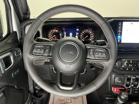 Used 2024 Jeep Wrangler Willys image 12