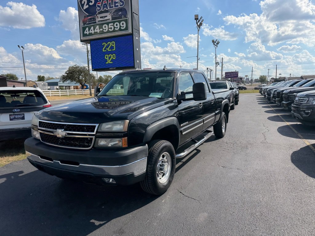 Used 2006 Chevrolet Silverado 2500 LT w/ Onstar Plus Package RWD image 7