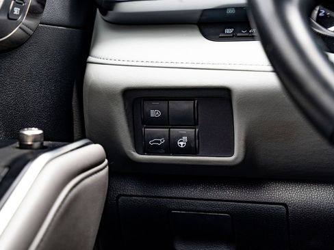 Used 2022 Toyota Highlander Limited FWD image 27