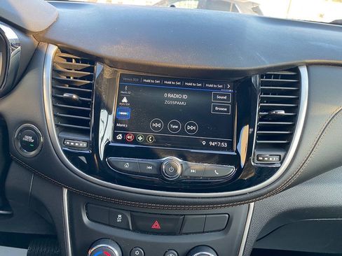 Used 2019 Chevrolet Trax LT w/ LT Convenience Package AWD/4WD image 23