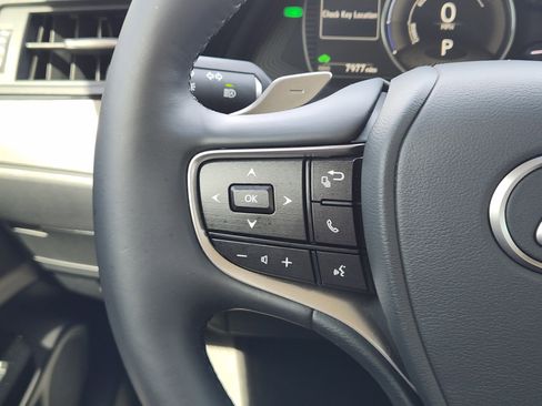 Used 2025 Lexus ES 300h w/ Premium Package image 35