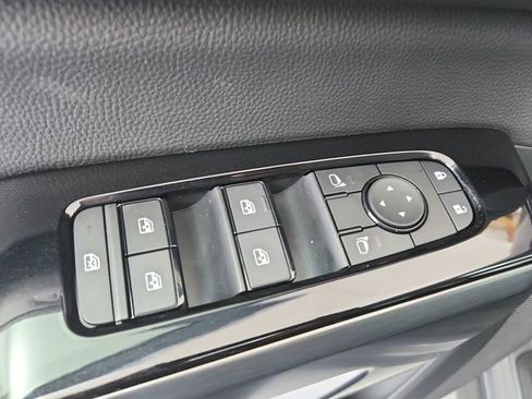 New 2026 Nissan Pathfinder SL FWD image 36