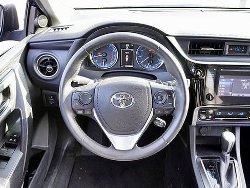 Used 2017 Toyota Corolla SE image 18