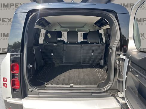 Used 2020 Land Rover Defender 110 image 31