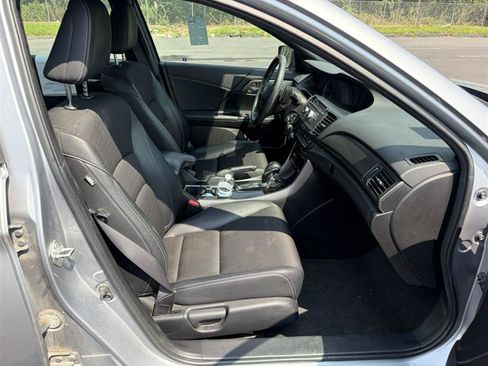 Used 2017 Honda Accord Sport image 12