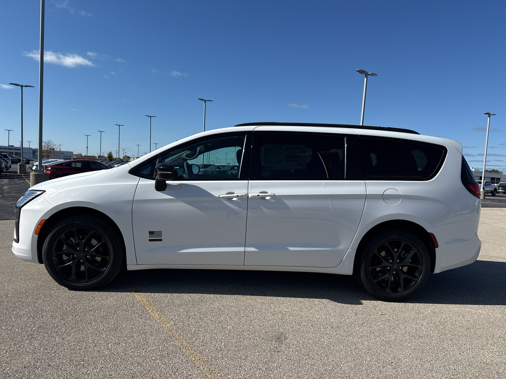 New 2027 Chrysler Pacifica Select AWD/4WD image 19