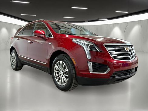 Used 2018 Cadillac XT5 Luxury w/ Driver Awareness Package image 7