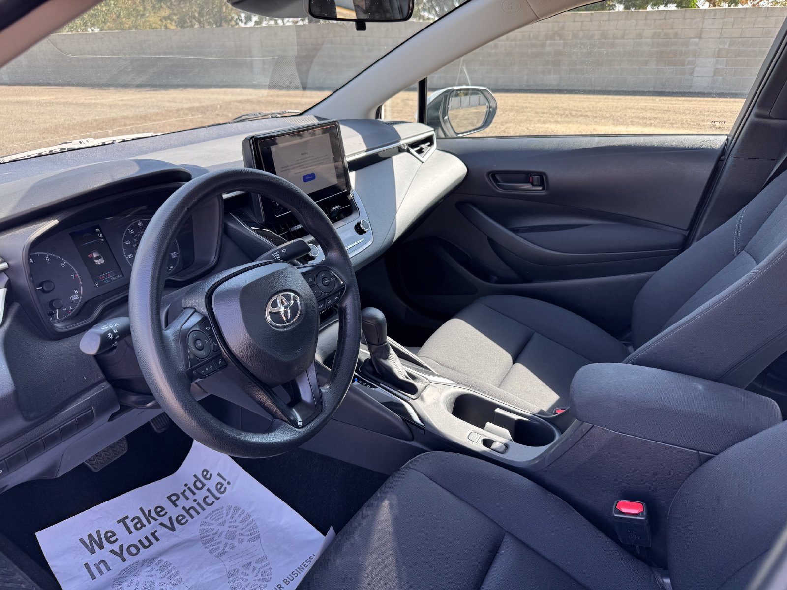 Used 2025 Toyota Corolla LE FWD image 10