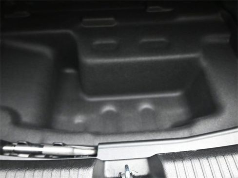 Used 2025 Mercedes-Benz C 300 Sedan image 14