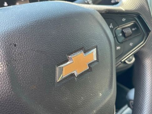 Used 2025 Chevrolet Trax LS FWD image 4