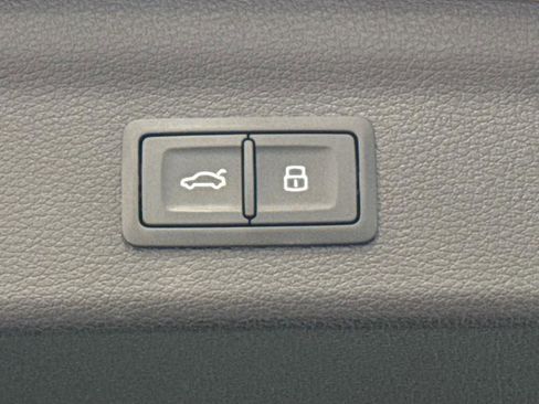 Used 2022 Audi Q3 2.0T Premium w/ Convenience Package image 44